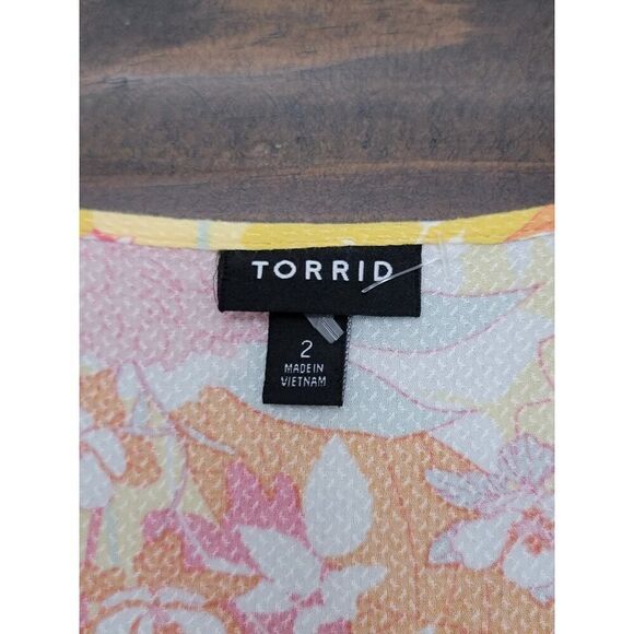 Torrid Rayon Embroidered Bell Sleeve Top Hi-lo Yellow Floral Scoop Neck Size 2X - Picture 8 of 12